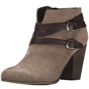 Carlos santa women's size 7.5 ankle bootie chunky heel tan taupe straps.